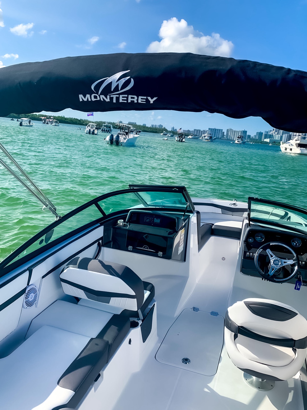 Miami Boat — photo 9 of 11